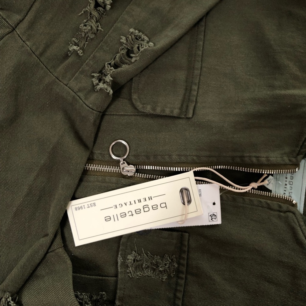 ❌SOLD❌Bagatelle Green Distressed Bomber Jacket - Picture 4 of 5